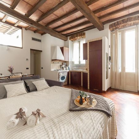 Апартаменты Charme Milan-300M Dal Duomo Экстерьер фото