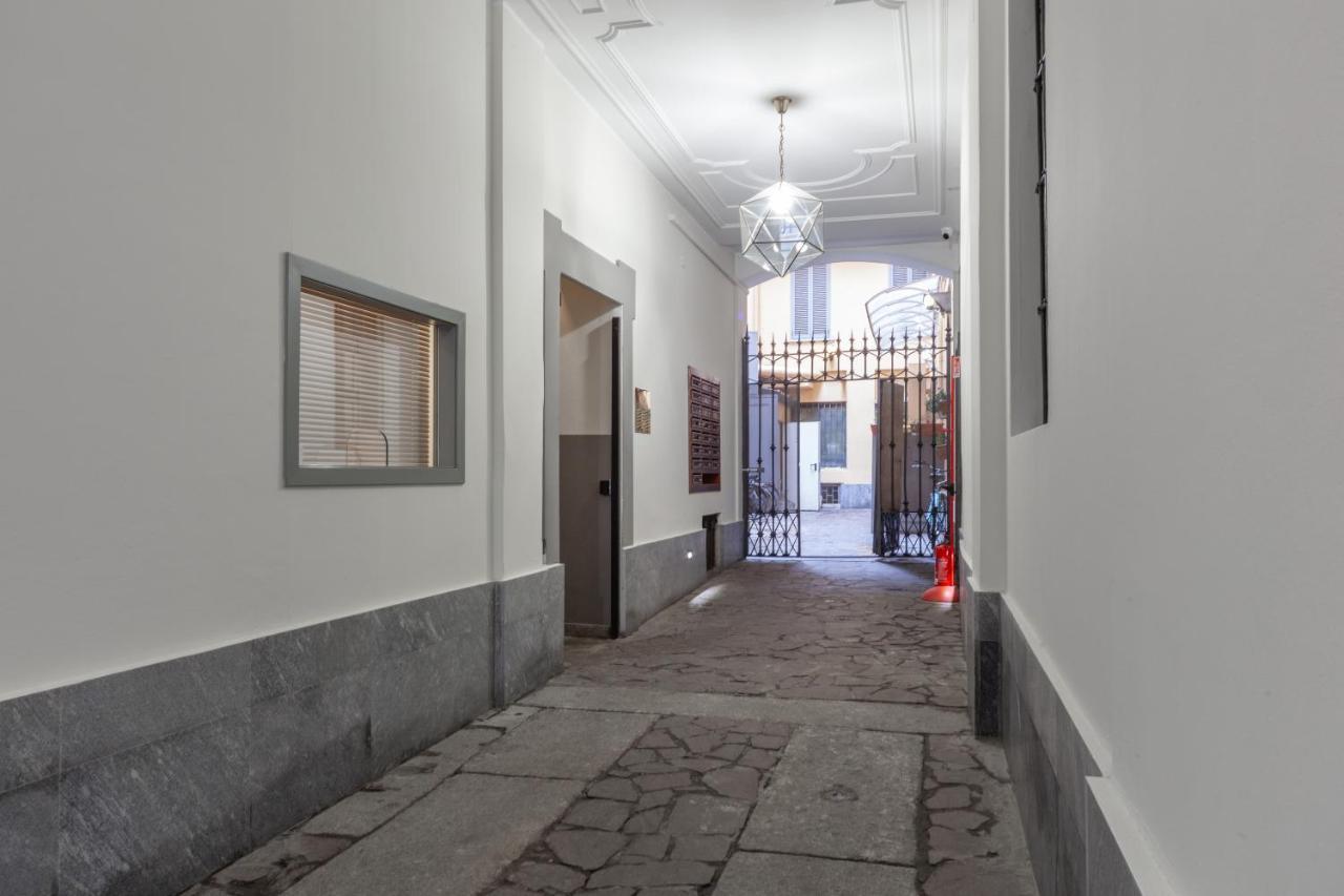 Апартаменты Charme Milan-300M Dal Duomo Экстерьер фото
